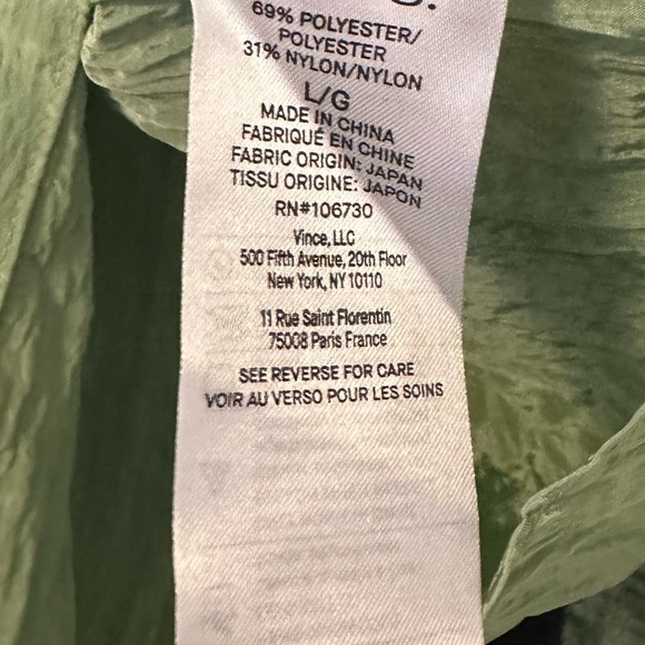 VINCE Green Crinkle Long Sleeve Satin Blouse Size Large NWT - Picture 7 of 8